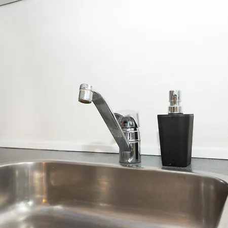 In An Oasis Of Life, Comfort & Style Apartment *